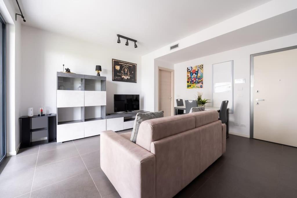 We Home - Uptown74 Bloom Apartment - Milano Экстерьер фото
